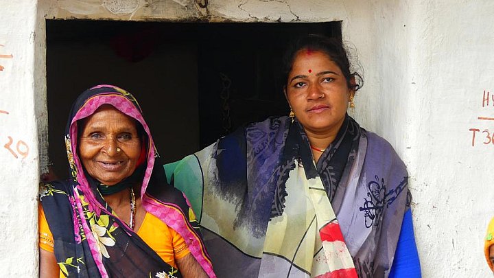 Damen im Dorf Jatkara - Madhya-Pradesh: Land und Leute