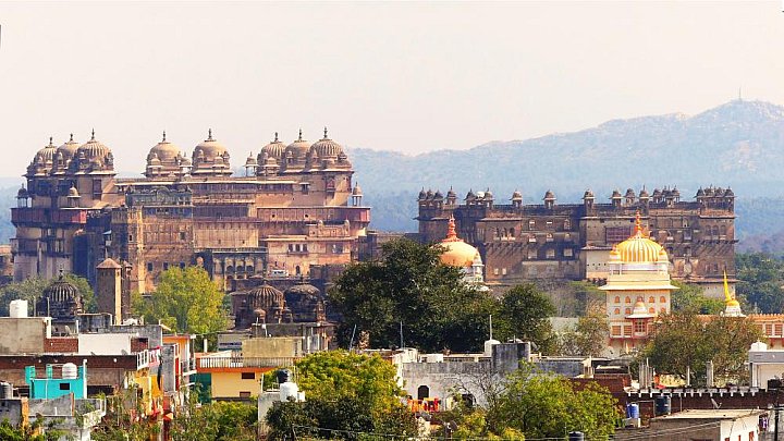 Tempel und Fort in Orcha - Madhya-Pradesh: Sehensw&uuml;rdigkeiten
