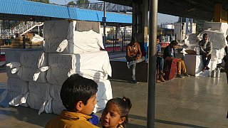 Frachtgut zum Verladen - Indien mit dem Zug