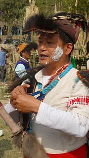 Mann vom Nyishi-Stamm - Indien - Nordosten - Land und Leute