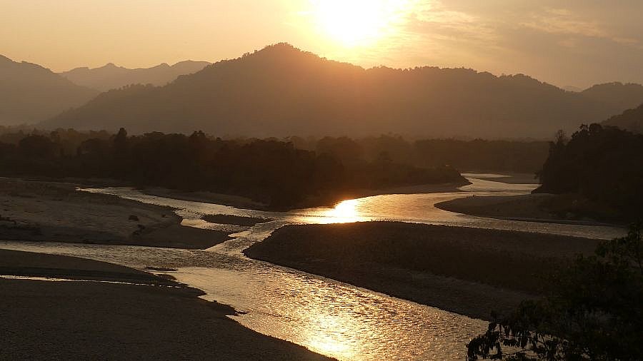 Sonnenuntergang &uuml;ber dem Siyom-Fluss - Indien-Nordosten-Landschaft