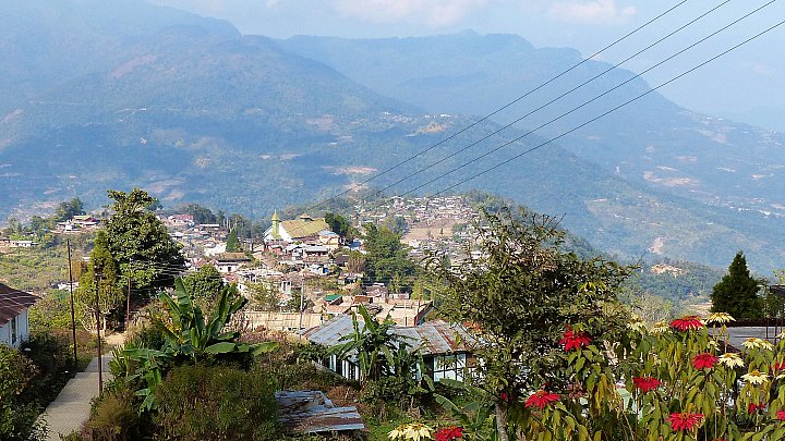 Bergwelt und Dorf in Arunachal Pradesh - Indien-Nordosten-Landschaft