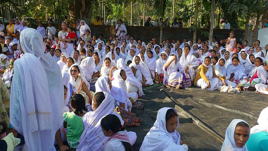 Kirten-Zeremonie im Dorf Torajan in Assam - Indien - Assam - Land und Leute