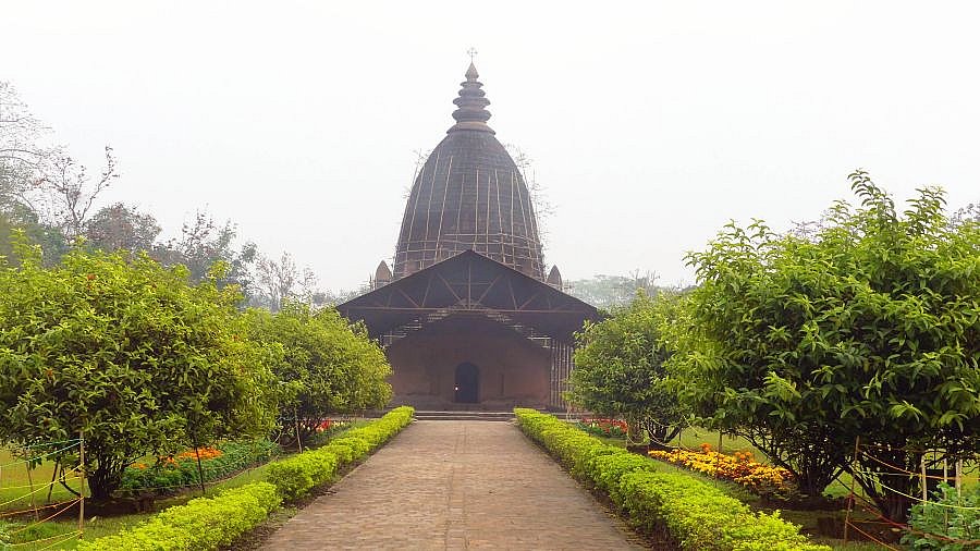 Vishnu Dol Tempel in Joysagar - Indien - Nordosten - Sehensw&uuml;rdigkeiten