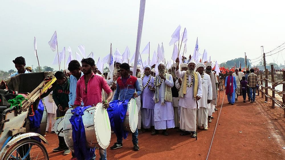 Gro&szlig;er Festzug auf der Rajim Kumbh Mela - Chhattisgarh: Land-und-Leute