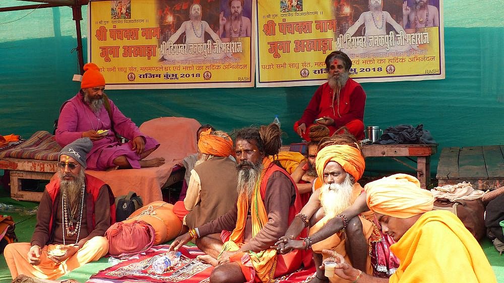 Pilger- und Saddhu-Zeltcamp in Rajim - Chhattisgarh: Land-und-Leute