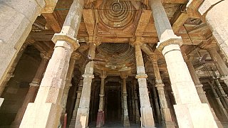 Haupt-Gebetshalle der Jami Mashid - Gujarat - Sehensw&uuml;rdigkeiten