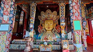 Buddha-Statue des Maitreya in Tikse - Ladakh: Sehensw&uuml;rdigkeiten