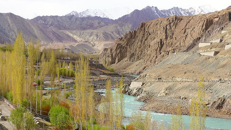 Indus-River bei Alchi - Ladakh: Landschaft
