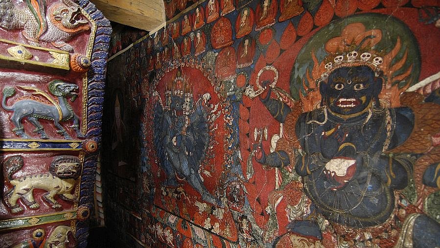 Wandmalereien im  Basgo Tempel - Ladakh: Sehensw&uuml;rdigkeiten