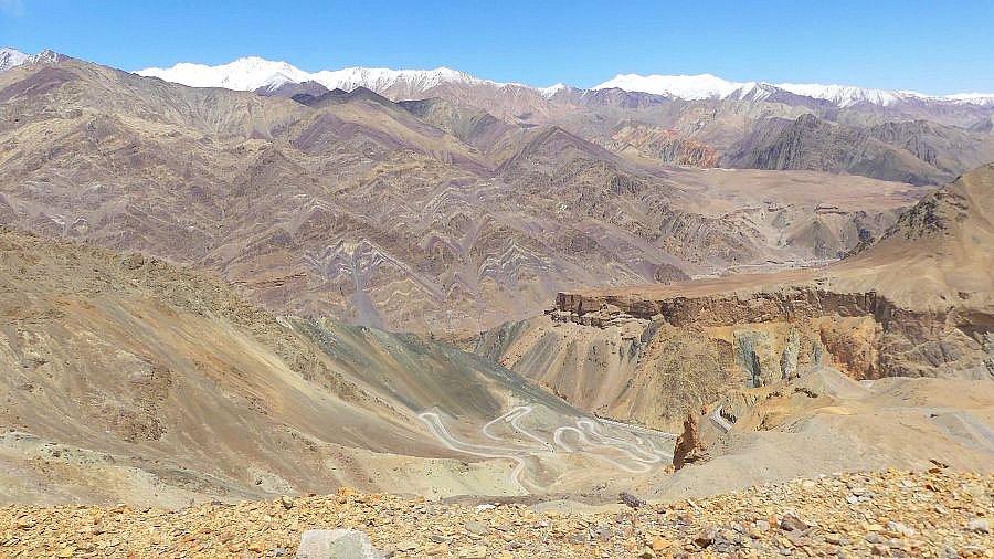 Zahllose Serpentinen - Ladakh: Landschaft