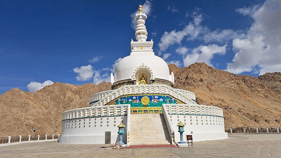 Shanti Stupa in Leh - Ladakh: Sehensw&uuml;rdigkeiten
