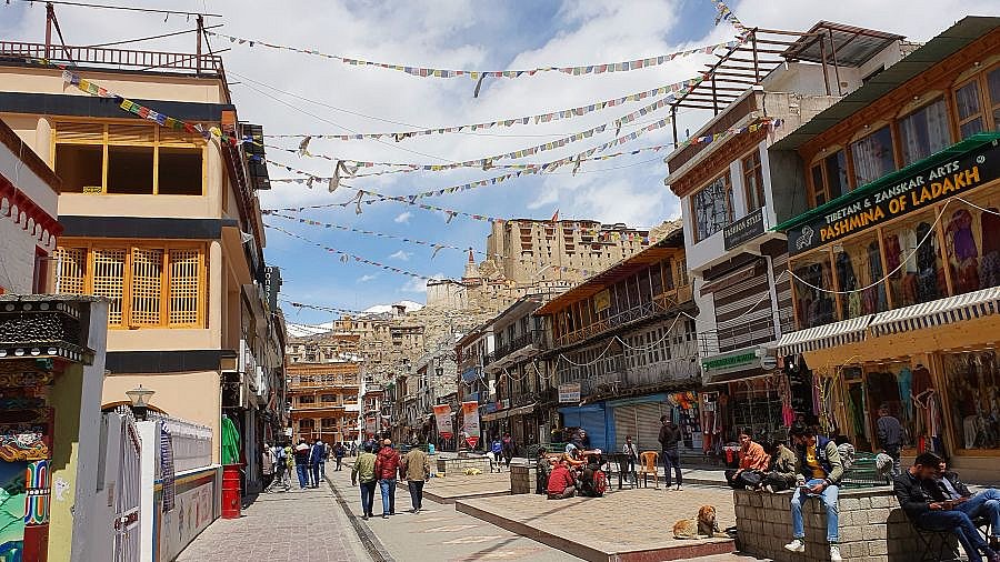 Hauptstra&szlig;e von Leh 2023 - Ladakh: Sehensw&uuml;rdigkeiten