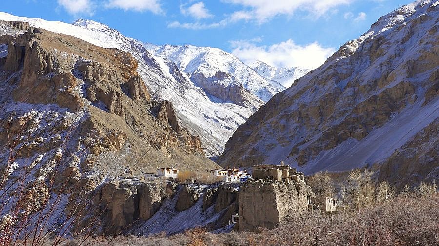 Blick auf Markha Village - Ladakh: Landschaft