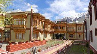 Hotel Zimskhang in Alchi - Ladakh: Essen & Schlafen