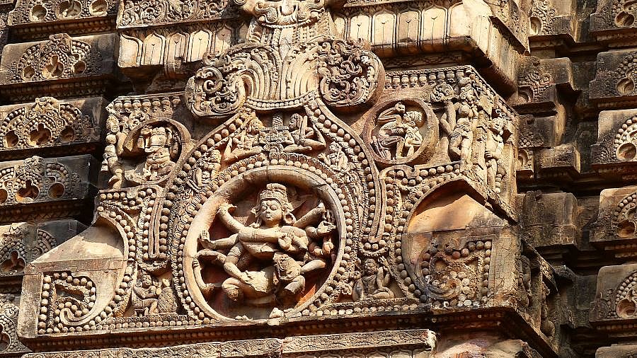 Steinrelief des Parasuramesvara Tempels - Chhattisgarh: Sehensw&uuml;rdigkeiten