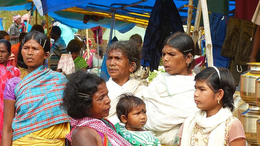 Dongria Kondh-Frauen in Chatikona - Chhattisgarh: Land-und-Leute
