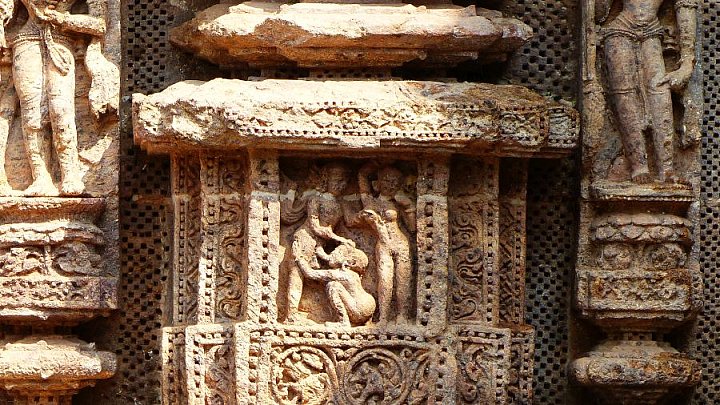 Erotische Reliefs des Konark Sonnentempels - Chhattisgarh: Sehensw&uuml;rdigkeiten