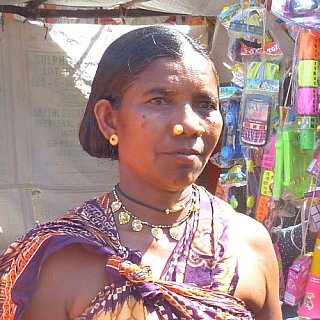 Inderin in Konark beim Sonnentempel - Chhattisgarh: Land-und-Leute