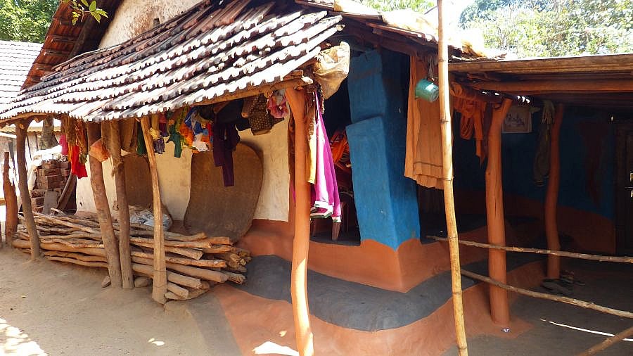 H&auml;user im Stammesdorf Bahirpada - Chhattisgarh: Land-und-Leute