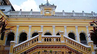 Eingang zum Dhenkanal Palace Hotel - Chhattisgarh: Essen & Schlafen