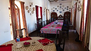 Dining Room im Dhenkanal Palace Hotel - Chhattisgarh: Essen & Schlafen