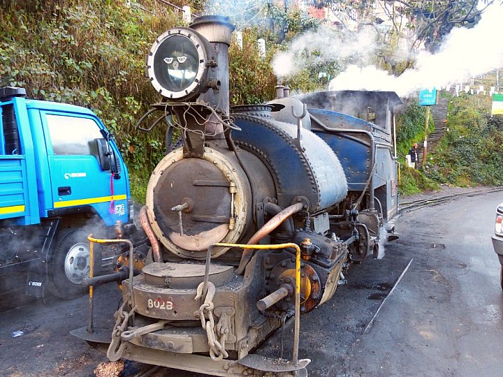 Dampflokomotive des Toy Train in Darjeeling - West-Bengalen: Sehensw&uuml;rdigkeiten