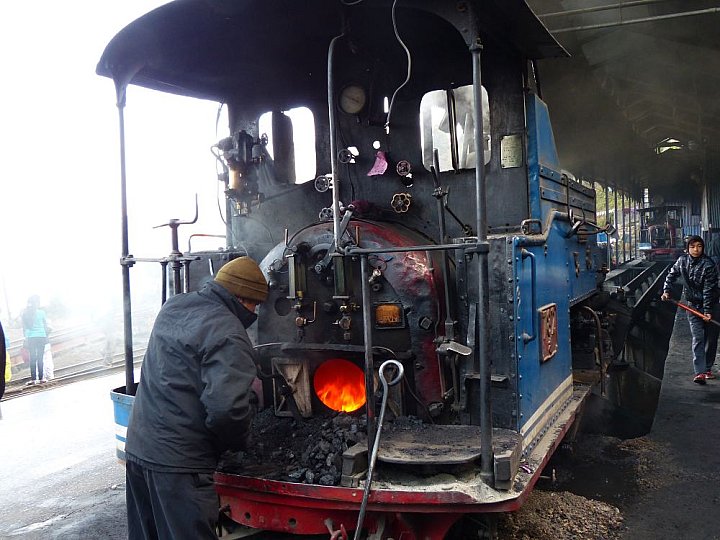 Dampflok "Himalayan Queen" in Darjeeling - West-Bengalen: Sehensw&uuml;rdigkeiten