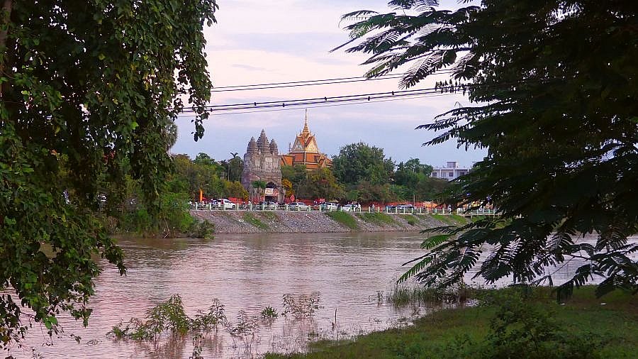 Uferpromenade am Sankar-Fluss - Kambodscha - Land und Leute