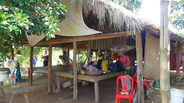 Heim  auf einer Mekong-Insel - Kambodscha - Land und Leute