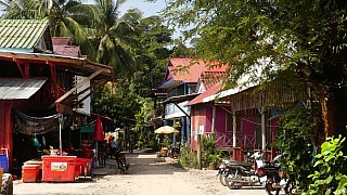 Dorfstra&szlig;e Soksan - Kambodscha - Land und Leute