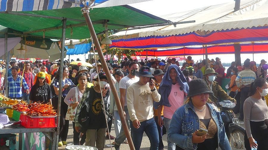 Uferpromenade in Kratie - Kambodscha - Land und Leute