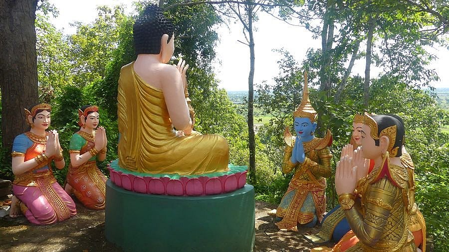 Buddha auf dem H&uuml;gel vom Sombok-Tempel - Kambodscha - Sehensw&uuml;rdigkeiten