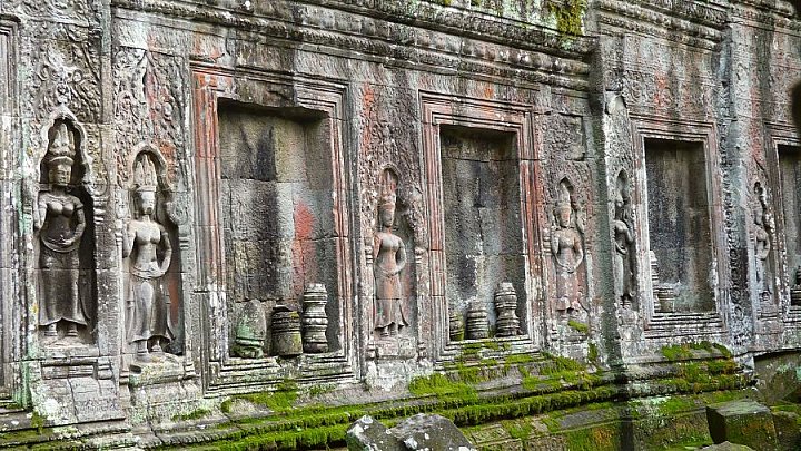 Steinreliefs im Ta Prohm-Tempelbezirk - Kambodscha - Sehensw&uuml;rdigkeiten