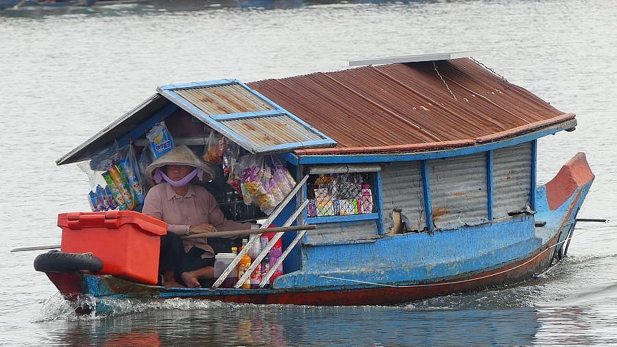 Schwimmender Laden in Kampong Phluk - Kambodscha - Land und Leute