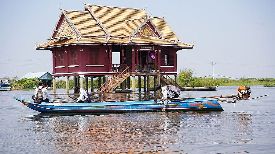 Stelzen-Tempel in Kampong Phluk - Kambodscha - Land und Leute