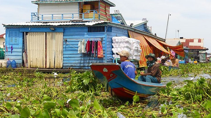 Schwimmender Laden in Kampong Luong - Kambodscha - Land und Leute