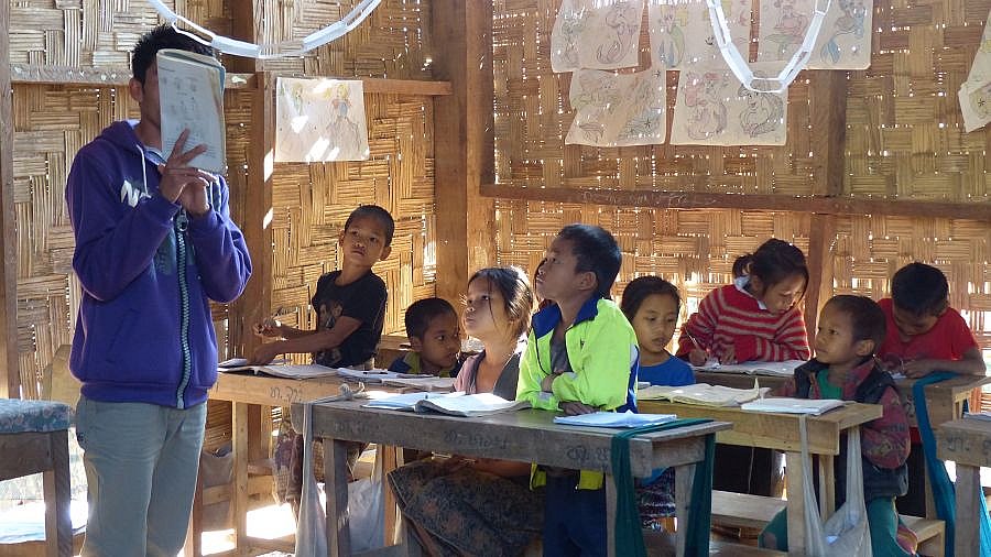 Grundschule im Khmu-Dorf in Laos am Mekong - Laos - Land und Leute