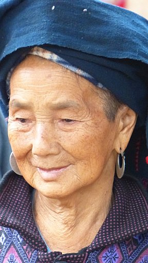 Stammesangeh&ouml;rige vom Volk der Hmong - Laos - Land und Leute