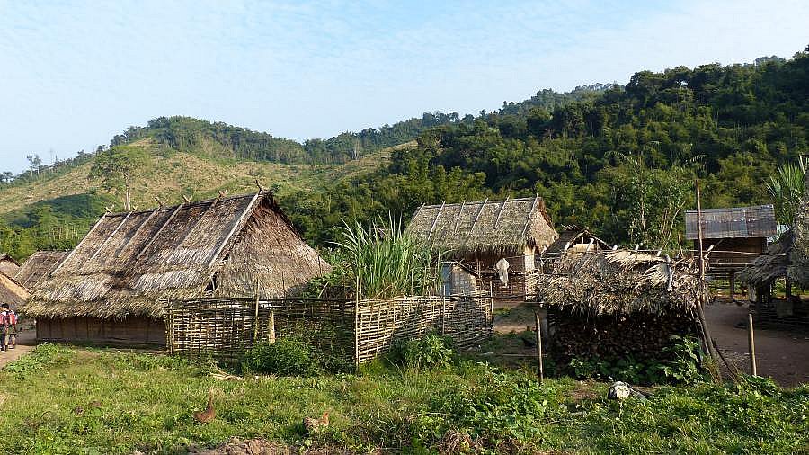 Dorf des Bergvolkes der Lanten - Laos - Land und Leute