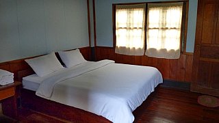 Zimmer im Lattanavong-Sa-Bungalows - Laos - Schlafen und Essen