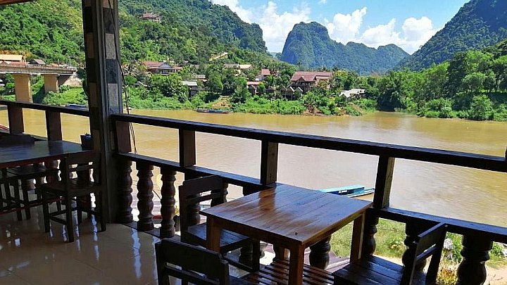 Arthrith Guesthouse in Nong Khiaw in Laos - Laos - Schlafen und Essen