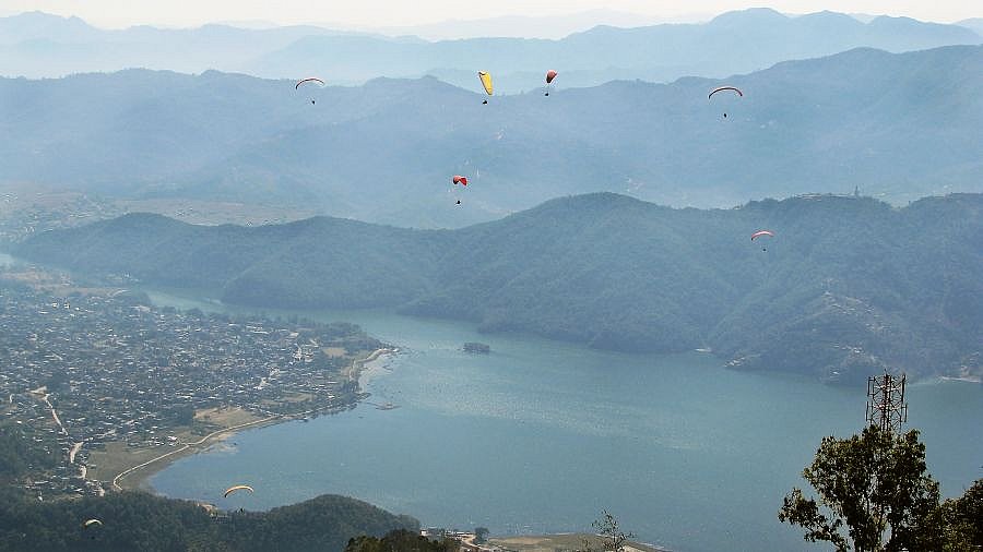 Blick von Sarangkot auf Pokhara und den Phewa See - Pokhara und Annapurna - Landschaft