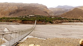 H&auml;ngebr&uuml;cke bei Chusang - Mustang 2024 - Landschaft