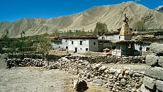 Chorten in Ghami vor 30 Jahren - Nepal - Mustang 2024 - Land und Leute