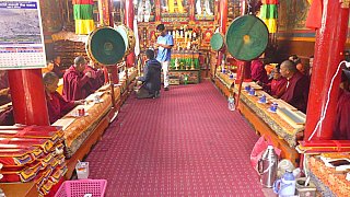 Gebetszeremonie im Syang Kloster - Nepal - Mustang 2024 - Land und Leute