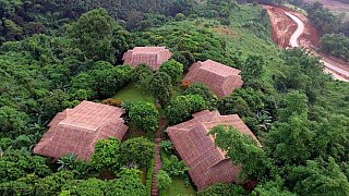Blick von oben auf die Lanjia Lodge in Nordthailand - Nordthailand - Essen und Schlafen