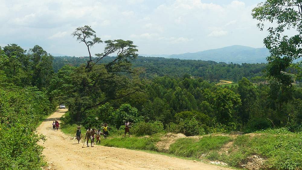 Stra&szlig;e von Ishasha nach Bwindi - Uganda - Landschaft