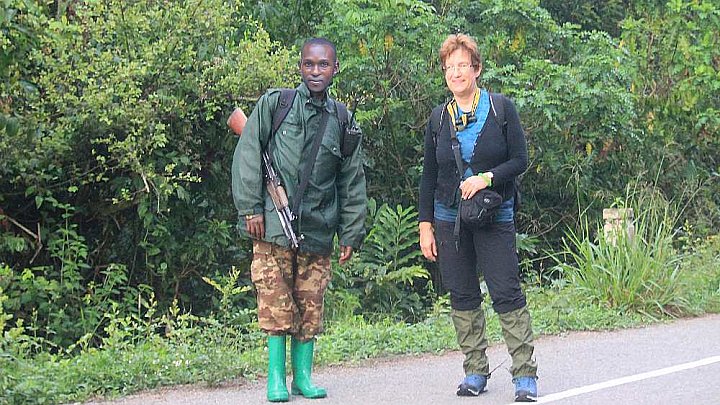 Aufbruch zum Schimpansentracking - Uganda - Blog