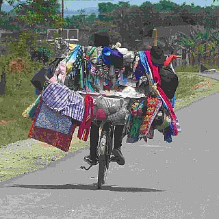 Kurzwarenladen auf dem Fahrrad - Uganda - Land und Leute